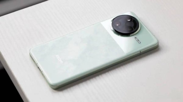 慧眼智行 Redmi K90系列10月登场！续航超7000mAh、影像升级，中端机或迎新标杆